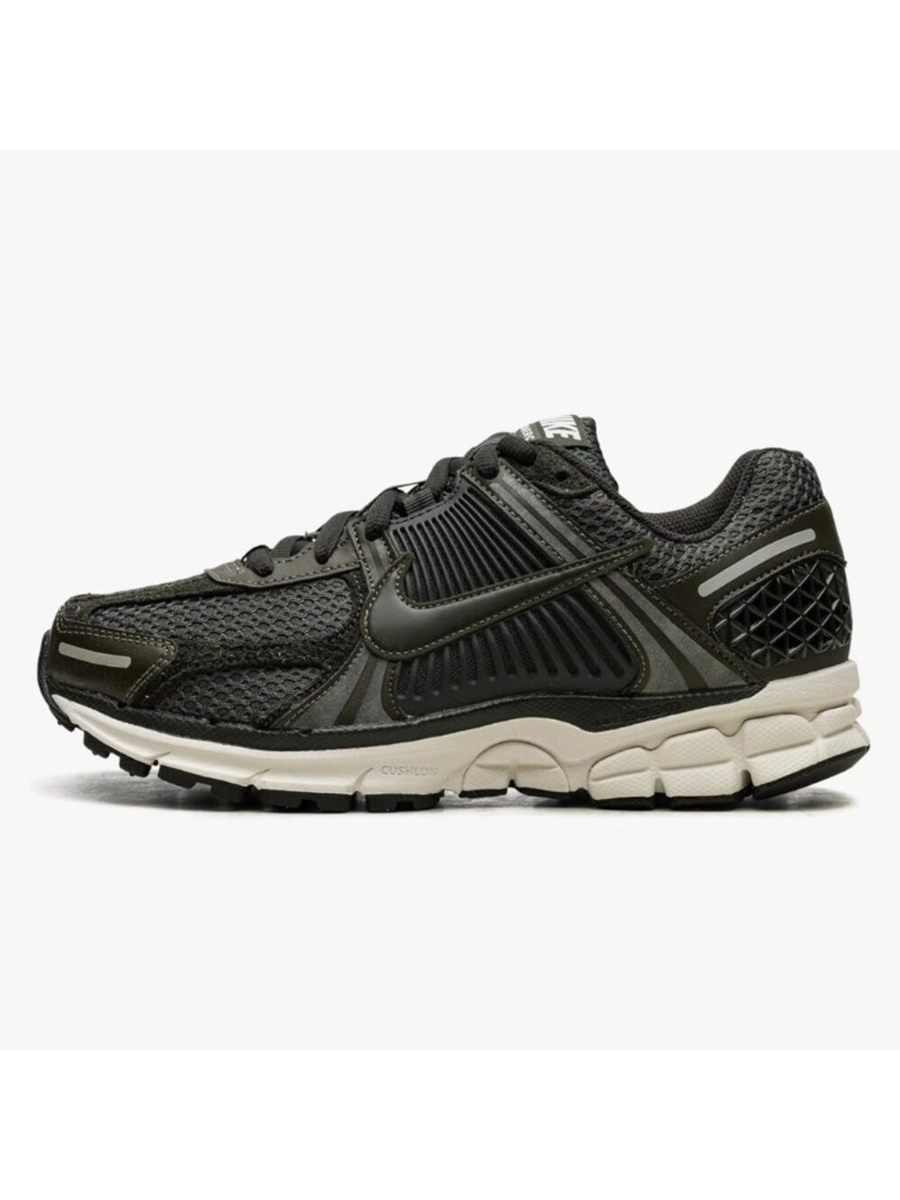 Nike Zoom Vomero 5 Sneakers Size 8.5 womens